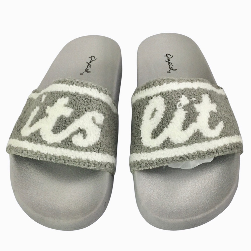 QUPID Gray Cloth Shiny Metallic Graphic Print ITS LIT Slip-on Sandals